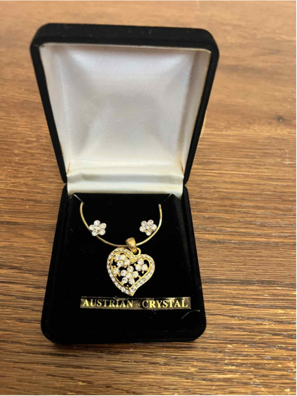 Austrian Crystal Heart Necklace & Earring Set Gold Tone w/ Box New Floral Design
